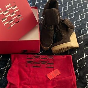 Authentic Carolina Herrera brown boots slze